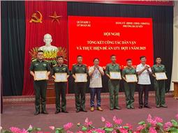Bộ đội Pháo binh giúp nhân dân phường Bá Xuyên nhiều việc làm thiết thực